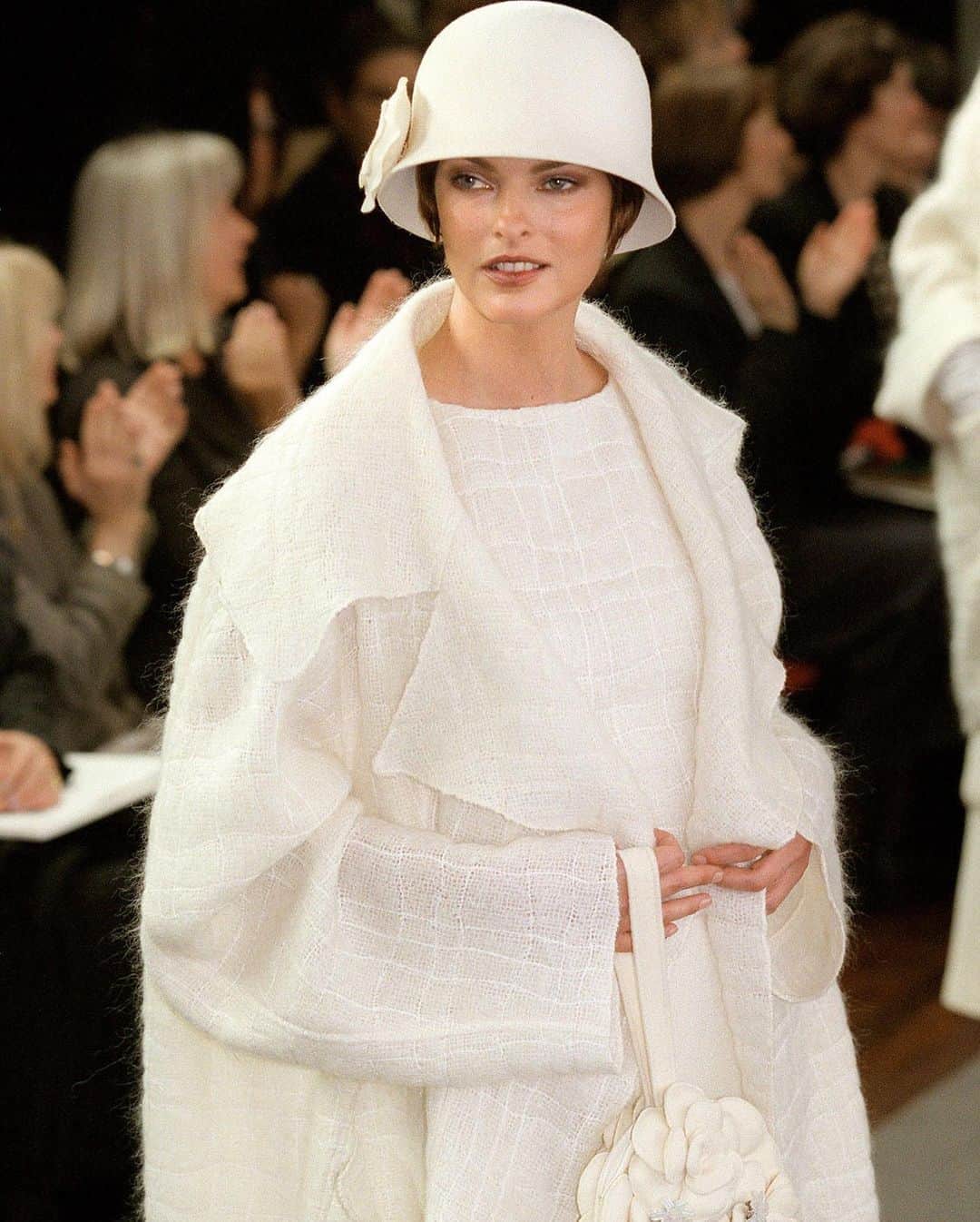 Fashion Weekさんのインスタグラム写真 - (Fashion WeekInstagram)「Happy birthday to legendary fashion icon and designer, #CocoChanel. After beginning her career as a French milliner in Paris in 1910, she went on to build the storied house of Chanel, with her signature design style still highly visible in today's @chanelofficial collections. Photos c/o @gettyimages」8月20日 1時13分 - fashionweek