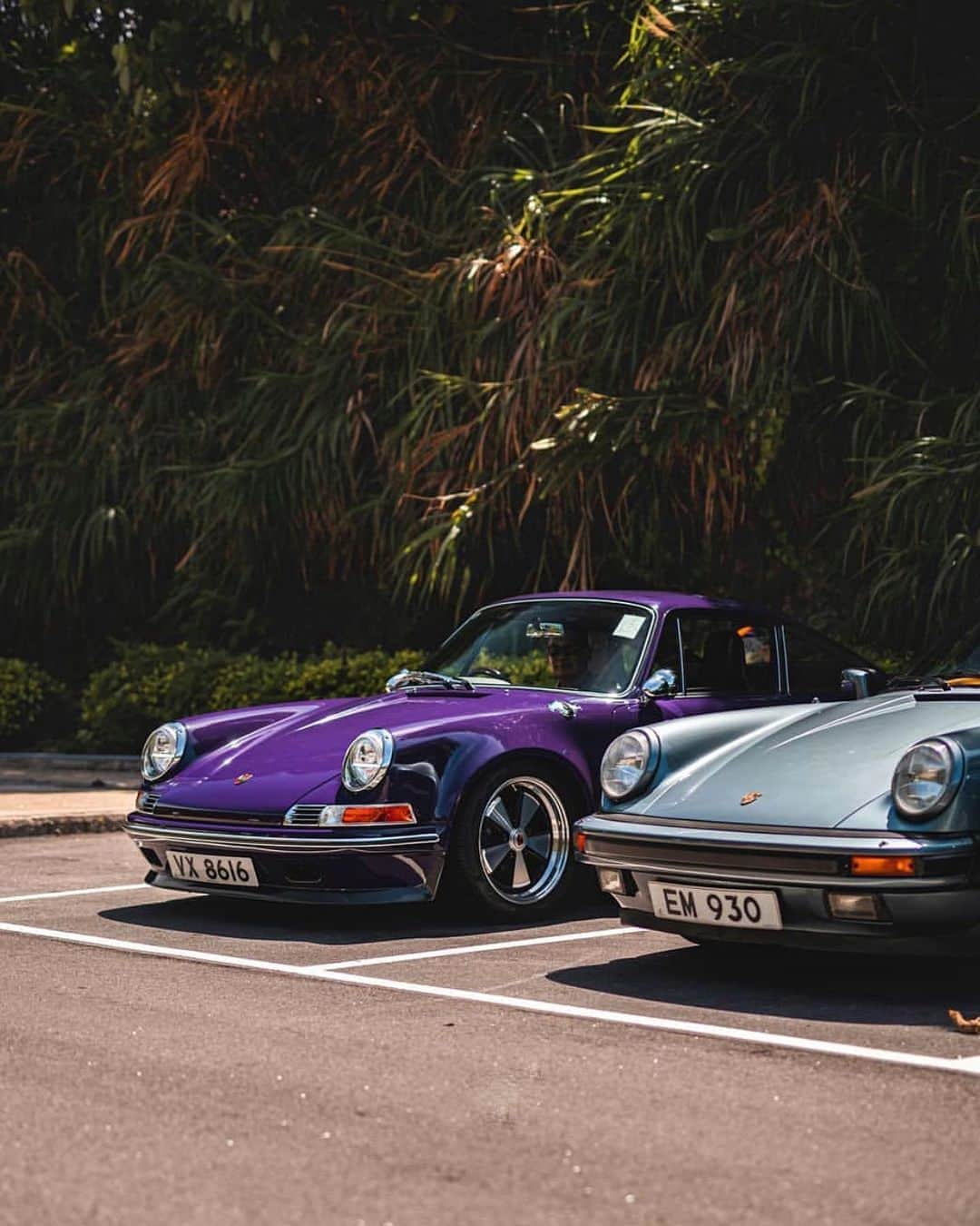 WATCHMANIAさんのインスタグラム写真 - (WATCHMANIAInstagram)「The Joker from @kaege.retro based on 993.  @supercarsofhongkong 📷」8月19日 16時46分 - watchmania