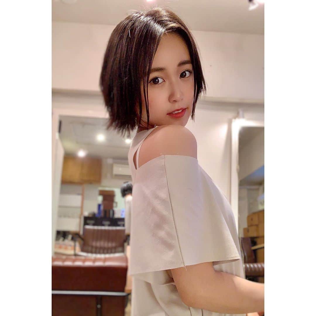 VANRIのインスタグラム：「* いつもアバウトな私のオーダーを 見事に具現化してくれるたろたろ✂︎ 本当にありがと〜🙏🏻💓 #hairstyle」