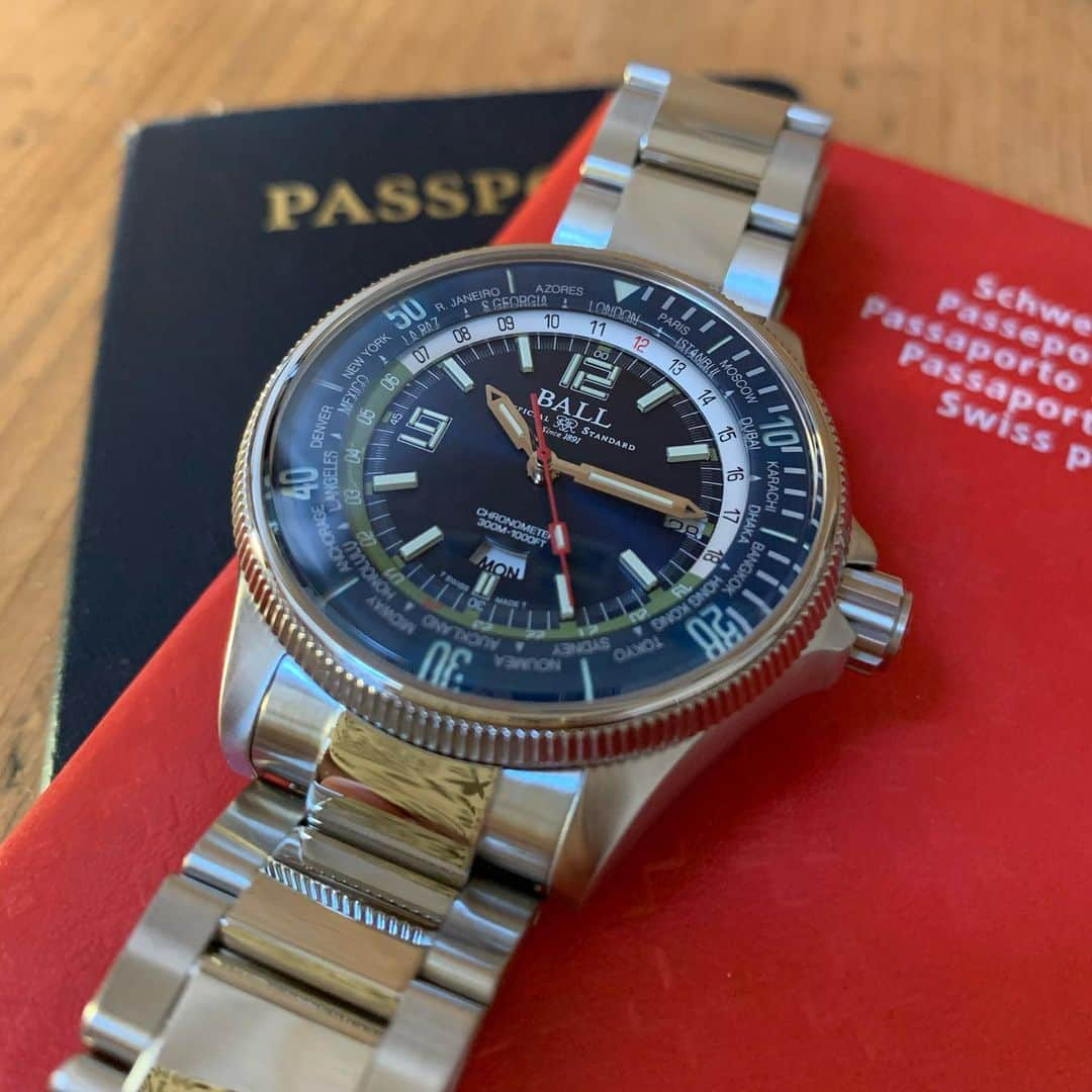 ボール・ウォッチさんのインスタグラム写真 - (ボール・ウォッチInstagram)「The Engineer Master II Diver Worldtime. A cleaner main dial, an updated minute track, larger sword hands and accent colors give new life to an icon.  Available on shop.ballwatch.ch and in our retailers network. #ballwatch #divewatch #worldtime #bluedialwatch #explore #lume #tobeyourself」8月19日 17時27分 - ballwatch