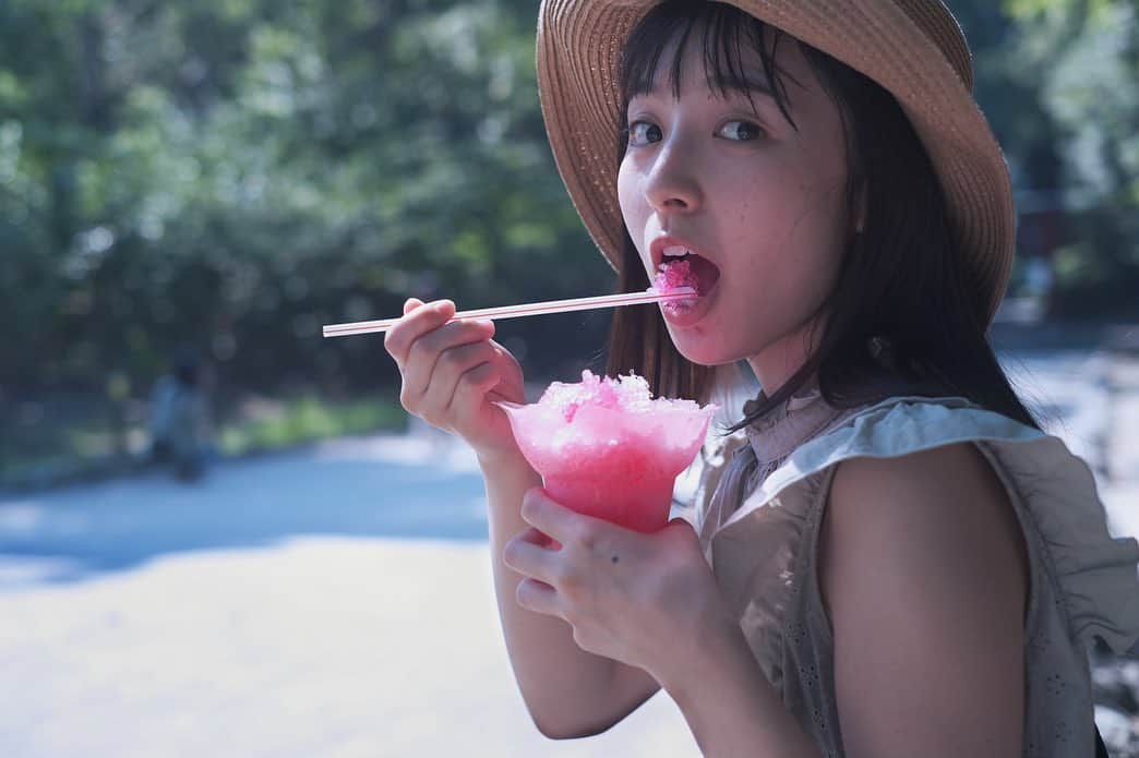 柿原桃里さんのインスタグラム写真 - (柿原桃里Instagram)「かき氷は人類の味方🦕🦕 #ポートレート」8月19日 17時55分 - toori_moo_