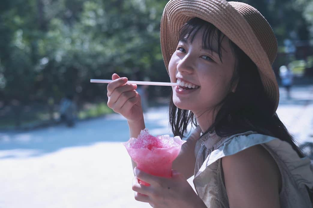 柿原桃里さんのインスタグラム写真 - (柿原桃里Instagram)「かき氷は人類の味方🦕🦕 #ポートレート」8月19日 17時55分 - toori_moo_