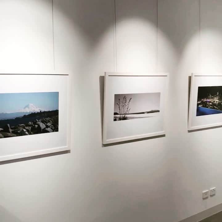 イリース・ケロンド・ナイトのインスタグラム：「In recognition of#worldphotographyday, I found myself reminiscing about the amazing places I’ve been able to capture through my career 📸. This is a flashback to earlier this year, when @teds_cameras exhibited some of my work in their showroom in Sydney 🤩. Can’t wait to get back out there exploring this beautiful planet 🌍. Here’s a tribute to all those talented photographers - thank you for always inspiring.  #kellondknightphotography」