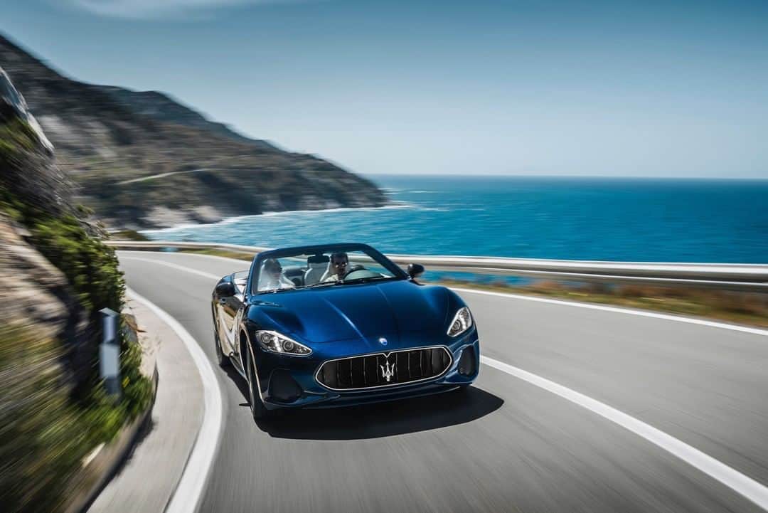 Maserati Japan | マセラティ ジャパンのインスタグラム：「MASERATI V8 RANGE Open Door Weekend  2020.8.22 (SAT) – 23 (SUN)  今週末、8月22日（土）、23日（日）の2日間にわたり、“MASERATI V8 RANGE Open Door Weekend”と題し、V型8気筒エンジンを搭載したマセラティ ハイパフォーマンスモデルの展示試乗会を開催いたします。  圧倒的存在感が漂うSUV「Levante Trofeo & GTS」、フラッグシップモデル「Quattroporte GTS」、先日、13年の歴史に幕を閉じることが発表された「GranTurismo」、「GranCabrio」まで、マセラティの誇るハイパフォーマンスモデルをご紹介いたします。  この機会に、V8モデルの刺激的なパワーと官能的なサウンド、そして、アグレシッブかつラグジュアリーなドライビングフィールをご試乗により存分にご堪能いただきたく、皆様のご来場を心よりお待ち申し上げております。  新型コロナウイルス感染拡大防止とお客様の健康と安全の為に、試乗をご希望の方は、ご予約をお願いしております。  https://www.maserati.com/jp/ja/shopping-tools/open-door-weekend-Aug-2020  #Maserati #マセラティ #MaseratiJapan #マセラティジャパン」