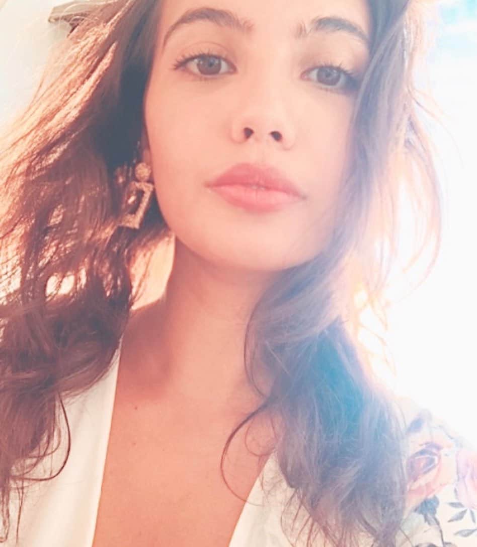 アマニ・ファンシーのインスタグラム：「sun-kissed skin ✨ (Filter-kissed too, lol)」