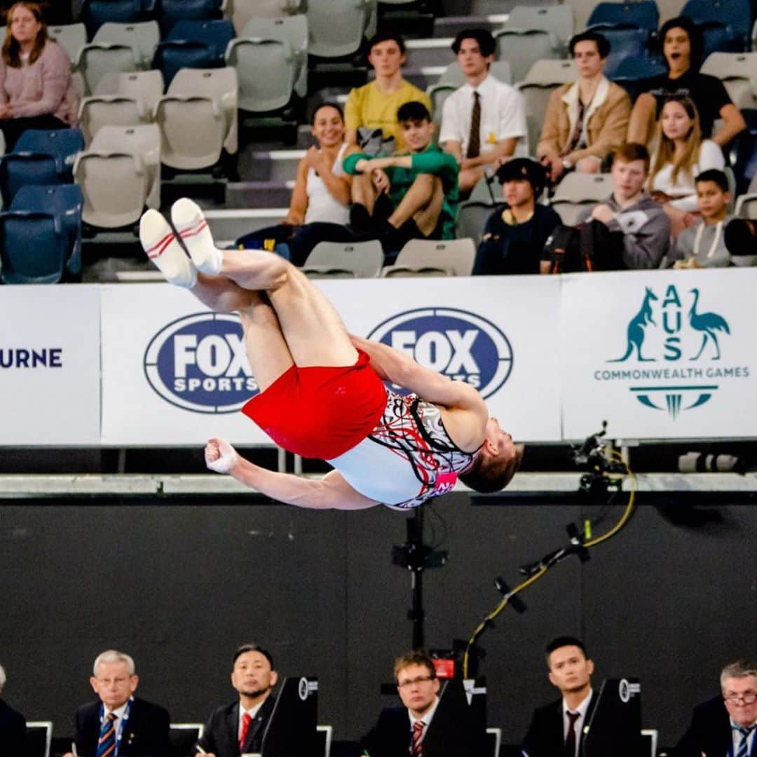 エミリー・チャンのインスタグラム：「Team Poland 🇵🇱 Kacper Garnczarek @gym.kapi & Sebastian Gawronski @bastek_gym #gymnastics #poland #sportsphotography #melbourne」