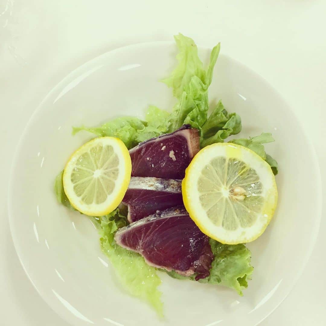大阪ECO動物海洋専門学校さんのインスタグラム写真 - (大阪ECO動物海洋専門学校Instagram)「アニマルカフェ専攻☕️🐶 レストラン実習🍴 前菜・スープ・メイン（パスタorピタパン）・デザート&ドリンクを先生方が実食♫ お腹いっぱいで大満足❣️ そして皆さんが一生懸命練習したラテアートがとっても素敵でした〜😍  #アニマルカフェ #レストラン実習 #ピタパン #大阪eco動物海洋専門学校   ⚠️現在アニマルカフェ専攻は入学を募集しておりません。」8月19日 18時43分 - osaka_eco