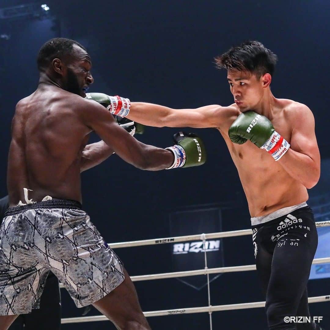 のインスタグラム：「RIZIN.23 -PLAYBACK PHOTOS- [Match.3] . Kaito defeats Daryl Lokoku by Unanimous Decision . #RIZINFF #RIZIN #RIZIN23 #MMA #総合格闘技 #ぴあアリーナMM #海人 #DarylLokoku」
