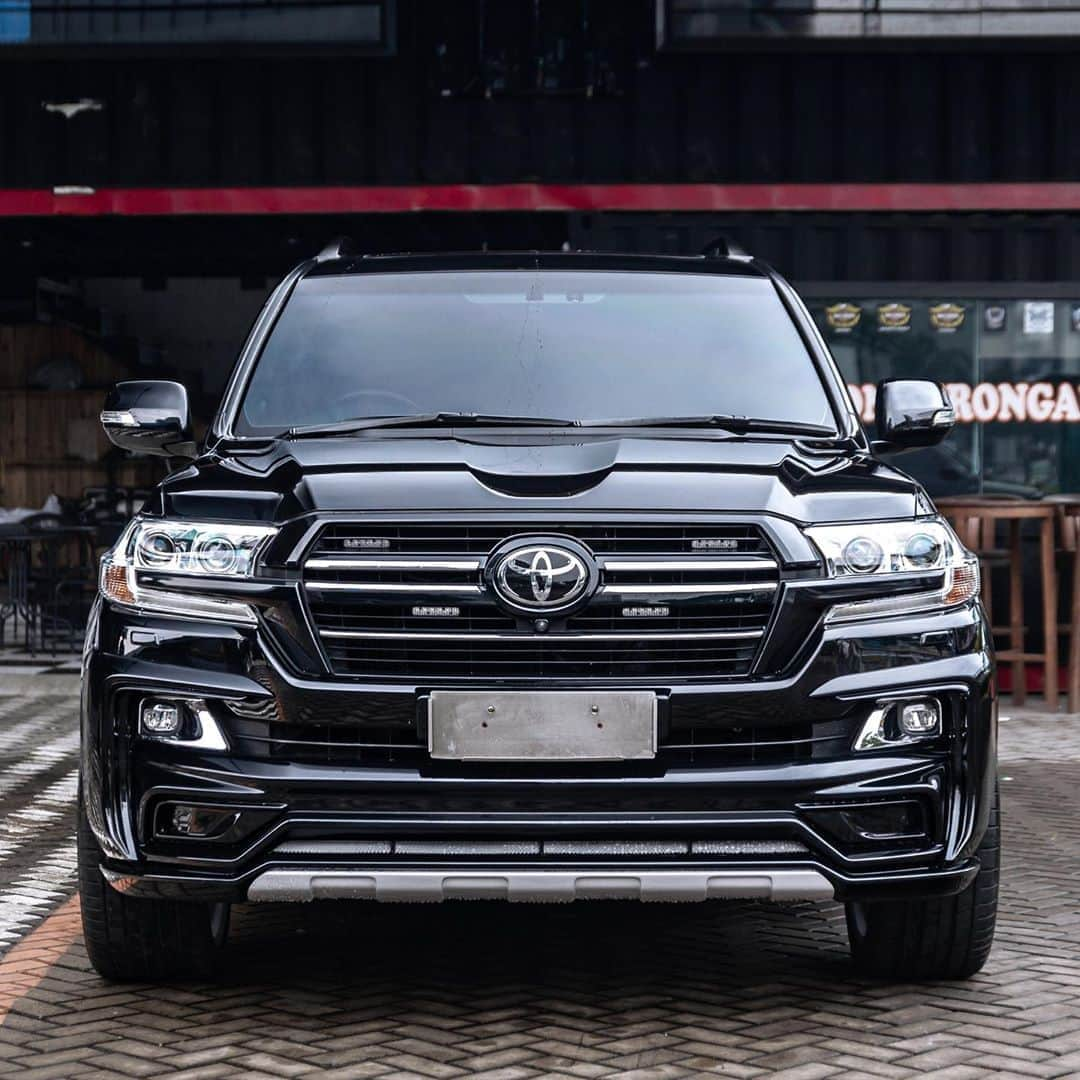 Spirits Artisanさんのインスタグラム写真 - (Spirits ArtisanInstagram)「TOYOTA LANDCRUISER 200 produced by @premierautowerkz  body kit：Artisanspirits/// Sportsline blacklabel #toyota #landcruiser #toyotalandcruiser  #as #asms #artisanspirits #ravspecjdm #butlertire #jworksunlimited #premierautowerkz #suvproject #kanooperformance #car_life_staff  #トラウム #車庫小舗 #nigeljdmparts #datasystem #advanced_auto_performance  #mr__lexus #jackspna #ottoautoservice」8月19日 19時32分 - artisan_spirits