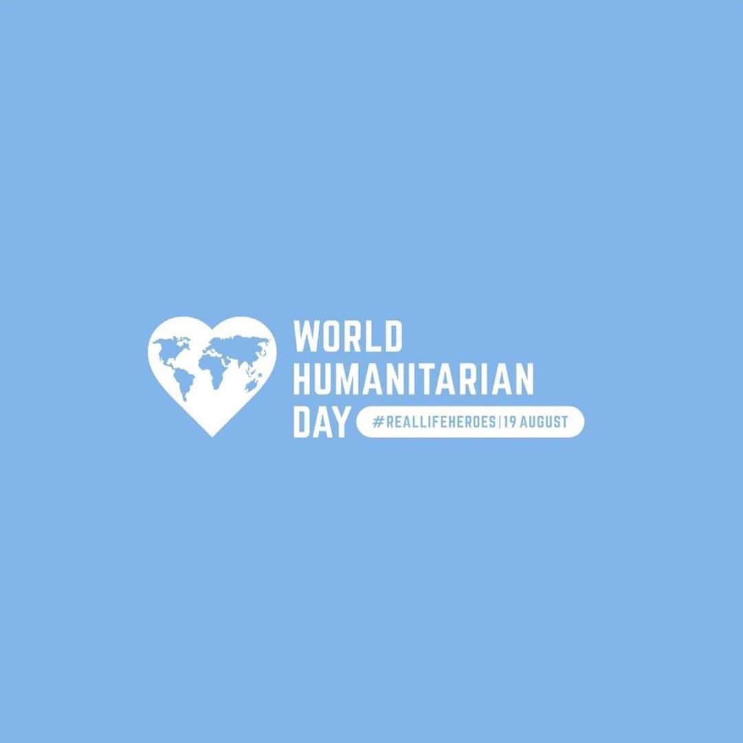 雅-MIYAVI-さんのインスタグラム写真 - (雅-MIYAVI-Instagram)「🌎🌍🌏🤝👩🏻‍⚕🧑🏽‍⚕️👨🏾‍⚕️👩🏿‍⚕️🧑🏼‍⚕️👨🏻‍⚕️ #WorldHumanitarianDay #RealLifeHeroes #世界人道デー #Repost @unic_tokyo ・・・ 8月19日は #世界人道デー 🤝 人々の命を救い、生活を向上させるために命懸けで働いている世界中🌍の人道支援従事者を讃える日です。  今年は世界中で猛威をふるっている #COVID19 #新型コロナウイルス感染症 の対応の最前線で働いている医療従事者の方々に特に敬意を表します。👩🏻‍⚕️🧑🏽‍⚕️👨🏾‍⚕️👩🏿‍⚕️🧑🏼‍⚕️👨🏻‍⚕️  📸①　UNHCRは、ブラジルのボア・ビスタ市でCOVID-19保健施設の建設を支援しています。©︎ UNHCR Brazil 📸②　バングラデシュの保健ボランティアは、ポスターを配りながらCOVID-19の啓発を行っています。©︎ IRC/Maruf Hasan 📸③　WFPは、イエメンの首都サナアで食糧支援をしています。©︎ WFP/Mohammed Awadh  #新型コロナウイルス の感染者が増え続ける中、懸命に働いている #RealLifeHeroes への感謝と支援をし続けましょう！💪🏼  #現実世界のヒーロ #WorldHumanitarianDay #RealLifeHeroes #UN #UNIC #InternationalDay」8月19日 19時33分 - miyavi_ishihara