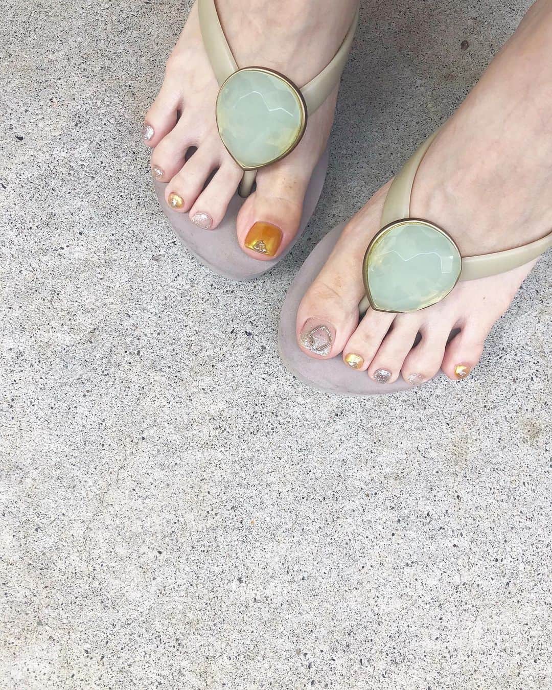 のインスタグラム：「* *  foot  nail   8月が終わっちゃうよ  #ねいる #ネイル #nail #cocolonail」