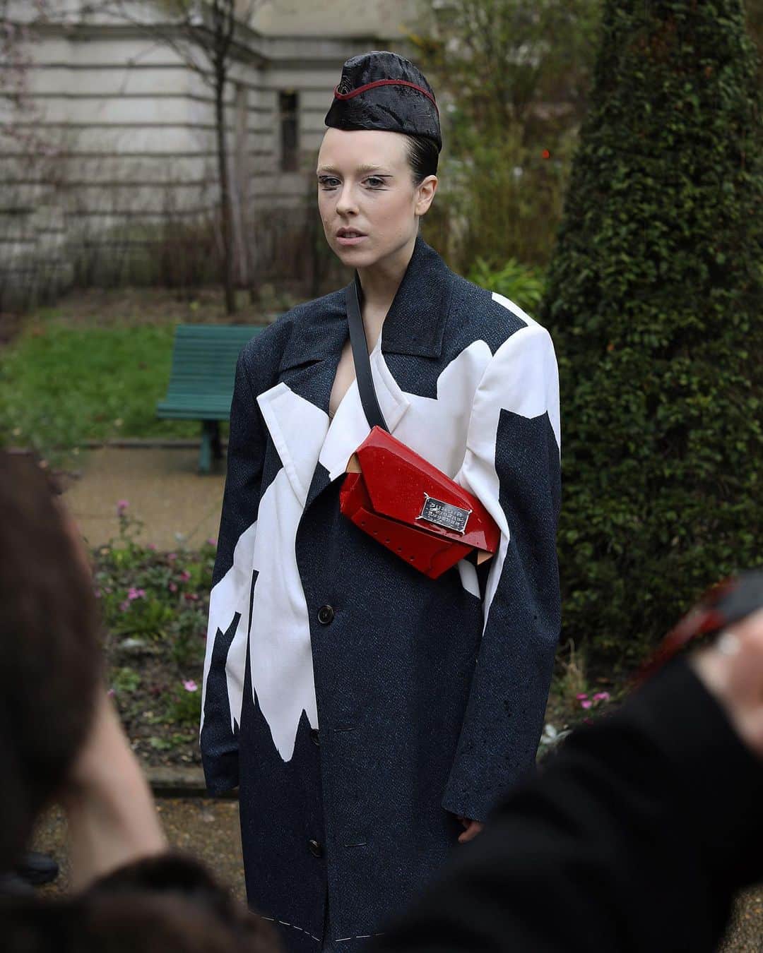 Lee Oliveiraのインスタグラム：「25th February 2020 Before the Maison Margiela @maisonmargiela runway show, Paris  . . . . #maisonmargiela #paris #streetstyle #fashion #mode #style」