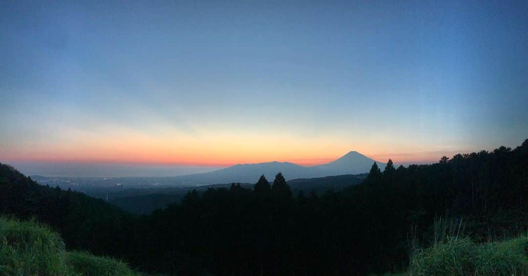 太田莉菜のインスタグラム：「18:49」