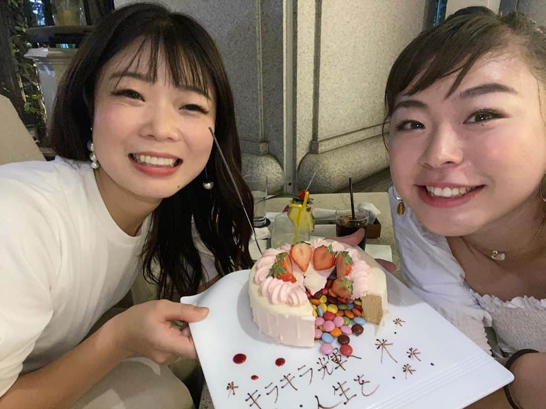 植草歩さんのインスタグラム写真 - (植草歩Instagram)「サプライズケーキ🎂 for @misamissaa   #ザストリングス表参道 #表参道カフェ  #zelkova」8月19日 20時05分 - ayayumin0725