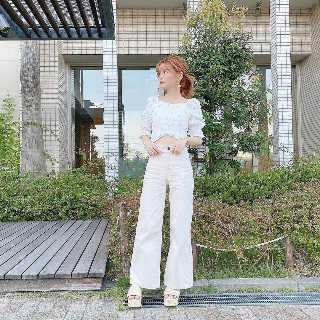 MISAさんのインスタグラム写真 - (MISAInstagram)「ㅤㅤㅤㅤㅤㅤㅤㅤㅤㅤㅤㅤㅤ tops @dwstyle_store  pants @bershka  sandal @esperanza_official  ㅤㅤㅤㅤㅤㅤㅤㅤㅤㅤㅤㅤㅤ このベルシュカのパンツ本当に 履きやすくてお気に入り🤍🤍🤍 ㅤㅤㅤㅤㅤㅤㅤㅤㅤㅤㅤㅤㅤ」8月19日 20時05分 - chatae._