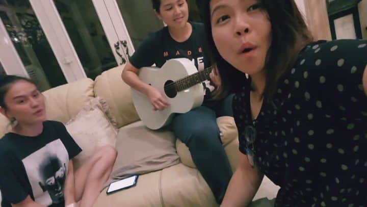 グレイシア・ポリーのインスタグラム：「@geadenanda x @greyspolii x @agnezmo 🤣」