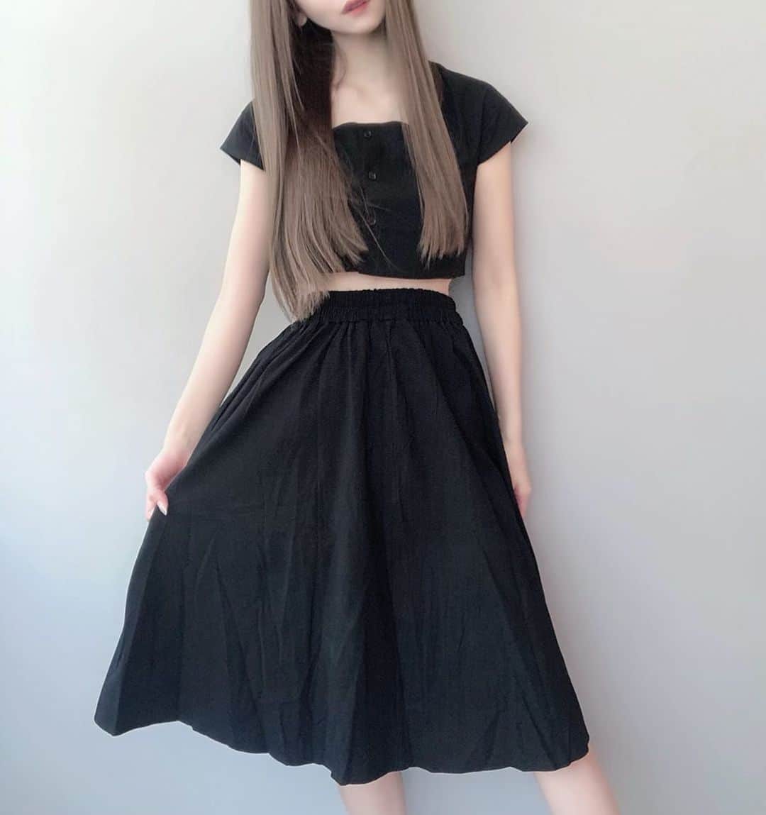 yuu__aaaのインスタグラム：「. . このセットアップお気に入り👗💕 . . #codenate #ootd #ootdfashion #setup #セットアップ#onepiece #ワンピース#夏コーデ#ブラックコーデ」