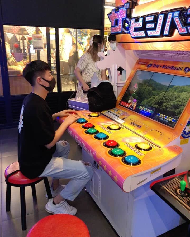 ヒョクジン のインスタグラム：「🌽 뿌셔 🔵🟢🔴」
