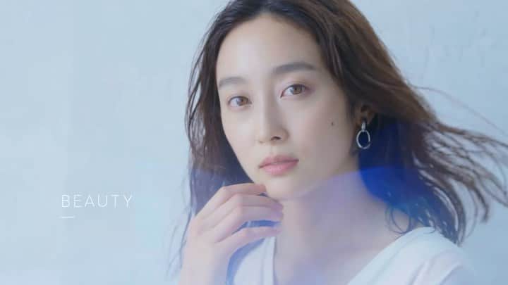 泉見祐希のインスタグラム：「SALONIA SMART MOISTURE DEVICE イメージモデルをさせていただきました🌿 @salonia_official」