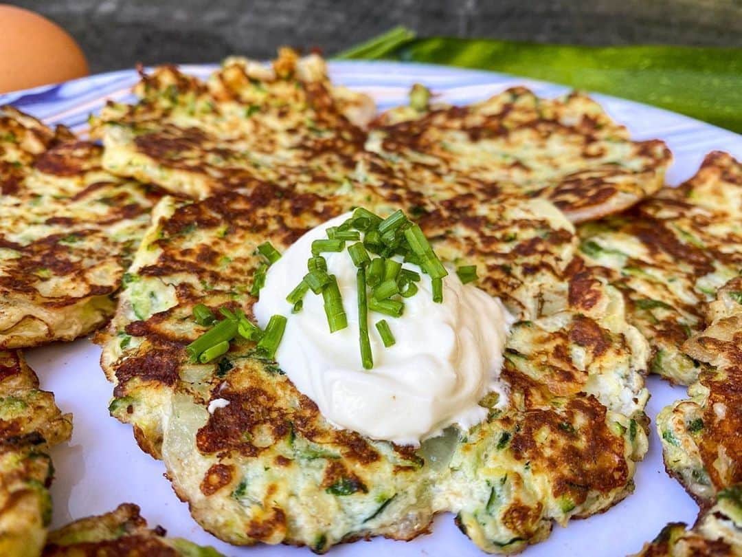 Flavorgod Seasoningsさんのインスタグラム写真 - (Flavorgod SeasoningsInstagram)「German zucchini ‘potato’ pancakes.⁠ -⁠ Customer:👉 @lizlowcarblife⁠ Seasoned with:👉 #Flavorgod Garlic Lovers!⁠ -⁠ Add delicious flavors to any meal!⬇⁠ Click the link in my bio @flavorgod⁠ ✅www.flavorgod.com⁠ -⁠ 🔷Recipe: makes about 9 pancakes.⁠ .⁠ 🔹2 small zucchini, grated.⁠ 🔹1/4 cup oat fiber.⁠ 🔹1 tbsp almond flour (you can use all almond flour if don’t have oat fiber, they will just be a little more dense).⁠ 🔹1 egg.⁠ 🔹1/3 cup shredded mozzarella.⁠ 🔹1/4 cup very finely chopped white onion.⁠ 🔹2 tbsp chopped chives.⁠ 🔹1/4 tsp baking powder.⁠ 🔹1/2 tsp @flavorgod garlic lovers.⁠ 🔹1/4 tsp salt.⁠ .⁠ 🔹sour cream and chives for topping.⁠ 🔹Oil, or oil spray for cooking. (I used Canola oil spray)⁠ .⁠ 🔶Directions:⁠ 🔸Grate the zucchini with a cheese grater on to a thin, clean, kitchen towel.⁠ 🔸place the towel with the zucchini in to a microwave safe bowl and microwave for 2 minutes.⁠ 🔸Wring the excess water out of the zucchini using the towel ( make sure it cools just a little so you don’t burn your hands).⁠ 🔸Mix all ingredients together well.⁠ 🔸Heat a pan to medium heat.⁠ 🔸Use oil of your choice to oil the pan, and scoop out about an ‘ice cream scoop’ size of the pancake mix on to the hot pan.⁠ 🔸Use the back of the spoon to flatten in to a pancake shape.⁠ 🔸Cook for about 2 minutes per side, until golden brown on each side, and serve with sour cream and chives on top.⁠ -⁠ Flavor God Seasonings are:⁠ 🔸ZERO CALORIES PER SERVING⁠ 🔸MADE FRESH⁠ 🔸MADE LOCALLY IN US⁠ 🔸FREE GIFTS AT CHECKOUT⁠ 🔸GLUTEN FREE⁠ 🔸#PALEO & #KETO FRIENDLY⁠ -⁠ #food #foodie #flavorgod #seasonings #glutenfree #mealprep #seasonings #breakfast #lunch #dinner #yummy #delicious #foodporn」8月19日 21時01分 - flavorgod