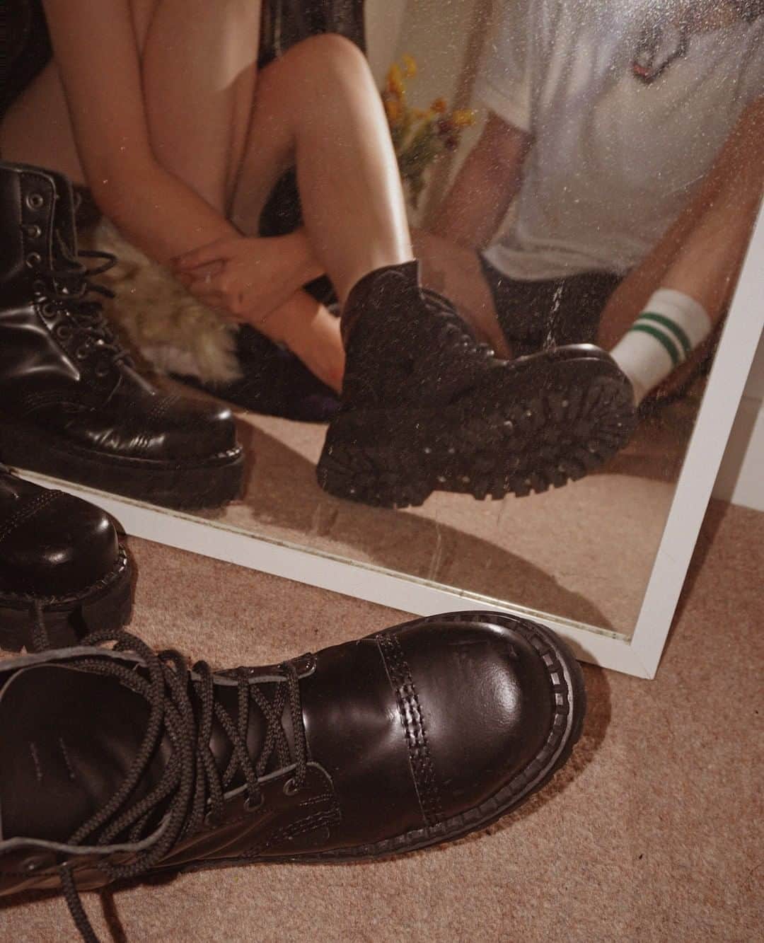 アンダーグラウンドのインスタグラム：「Nicole wears the Original Steel Cap Stormer Boot- this option on a Triple Sole and available from our online store and from selected global stockists.⁠ ⁠ ⁠ #UndergroundEngland #UndergroundShoes #Underground #SteelToe #SteelToeBoots #SteelCaps #SteelCapBoots #LaceUpBoots #algender #Comabtboots #militaryboots #grungeboots #Steelcapboots #steelcaps #combatboots #grungeboots #militaryboots #leatherboots」