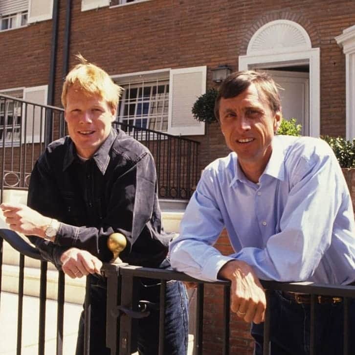 ヨハン・クライフのインスタグラム：「Good luck to @RonaldKoeman, a friend of Johan, at Barça. 💙❤️ #CruyffLegacy」