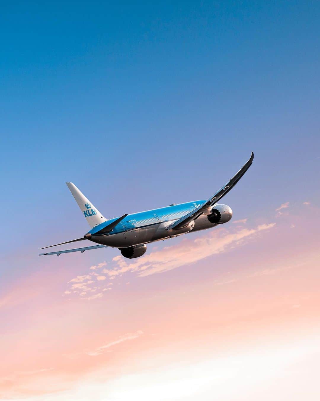 KLMオランダ航空さんのインスタグラム写真 - (KLMオランダ航空Instagram)「Due to the outbreak of the coronavirus, the countries that allow air travel are constantly changing. We want to assist you in finding exactly what you need. Check out our stories for the latest updates about our travel routes and other flight information. ✈️ #KLM」8月19日 21時33分 - klm