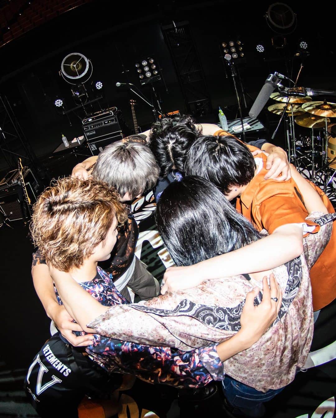 竹中雄大さんのインスタグラム写真 - (竹中雄大Instagram)「2日前の余韻がまだ残っている。 それぐらい本当に楽しい夜だった。 改めて、8月17日の大阪城ホールでの無料配信ライブ、様々なプラットフォームでとんでもない数の人たちが観てくれたみたいで、本当にありがとうございました。 来年の大阪城ホールワンマンがもう今から楽しみです。 ・ Photo : @rei01015  #novelbright #livephoto #大阪城ホール」8月19日 21時32分 - yudai_vo