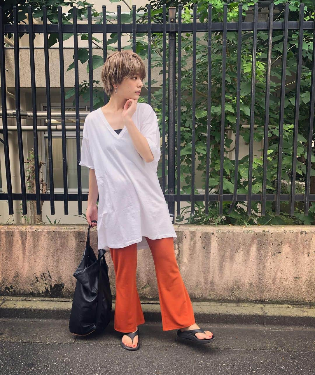 石川瑠利子さんのインスタグラム写真 - (石川瑠利子Instagram)「. . いつかのお洋服🥳 髪の毛大分明るくなっちゃってたけど暗く戻したよ🙆🏻‍♀️✨ またアップするね❤️ . .  #fashion #code #shellyisland #aeta #楽ちんコーデ」8月19日 21時35分 - ruriko_ishikawa