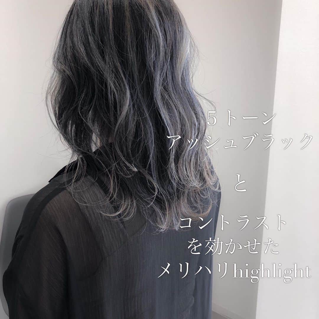 ハナフサユウスケのインスタグラム：「オトナcolor♪ ＊ ＊ テキトーにさっとまとめた だけでも格好良くなりますー ＊ ＊ #hairarrange#アレンジ#ヘアアレンジ#ヘアセット#美容室#美容師#姫路#岡山#赤穂#赤穂市#簡単アレンジ#ヘアアレンジ動画#セルフアレンジ#インナーカラー#バレイヤージュ#サロンモデル#サロモ#撮影#ハイライト#グラデーション#外国人風カラー#グレージュ#シルバーアッシュ#グレーアッシュ#ブリーチ#ムラシャン#ハイトーン#美容学生」