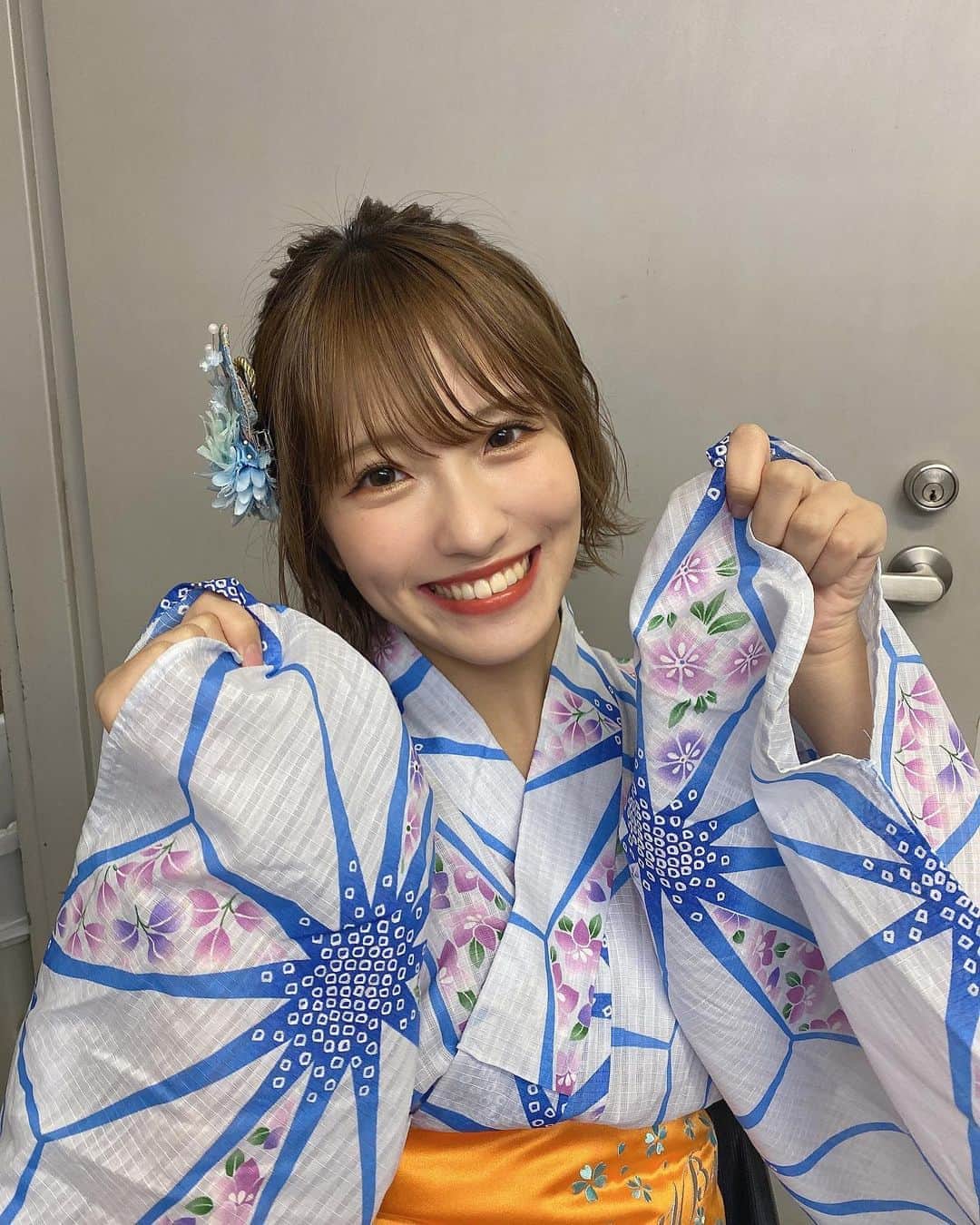 のインスタグラム：「NMB48 23rdシングル「 #だってだってだって」本日発売しました！！！﻿ ﻿ ﻿ とても可愛らしい曲となってます☺️﻿ ぜひまだ聞いてない！という方はNMB48公式YouTubeの方にもMVが乗っていますのでぜひ！﻿ ﻿ ﻿ そして、、MVといえば、、、﻿ ﻿ ﻿ teamBll曲 #Behappy のMVを自主制作させていただきました！！！﻿ ﻿ 初監督作品です〜😳✨😂﻿ ﻿ 18人の色を出せたかな、、、と思いますので是非ご覧ください！！﻿ NMB48公式YouTubeにアップされていますよ〜！   #浴衣 #浴衣ヘアアレンジ」