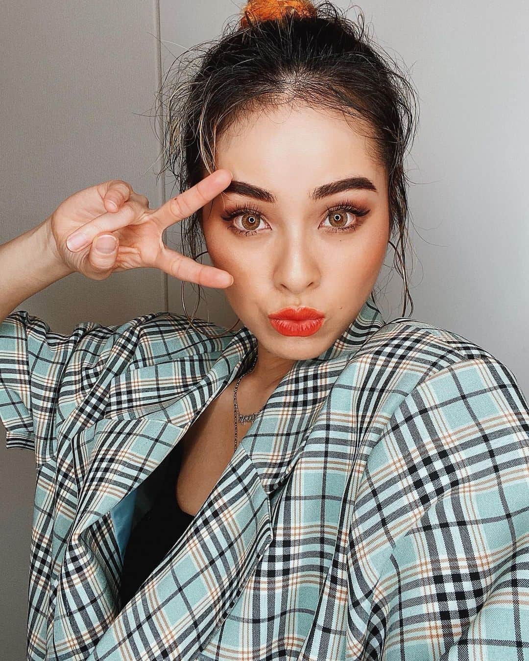 のインスタグラム：「この前楽しい撮影があって、その為にまつ毛をリペアしてきたのだけど、今までCカールだったのを友達にゴン押しされて、Jカールにしてみた😂😂 ・ どうですか？ @nana_hirota さん🥺❤️ ・ マツエクは永遠にマリブ大山でお世話になっております！ 今回はJカール目頭11残り12です👍🏼 詳しくは @hilokit 様まで🙇‍♀️ 撮影の詳細も近々伝えられたらいいなーっっっ🔥🔥 #eyelashextensions#makeup#instagood#instadaily#malibu大山」