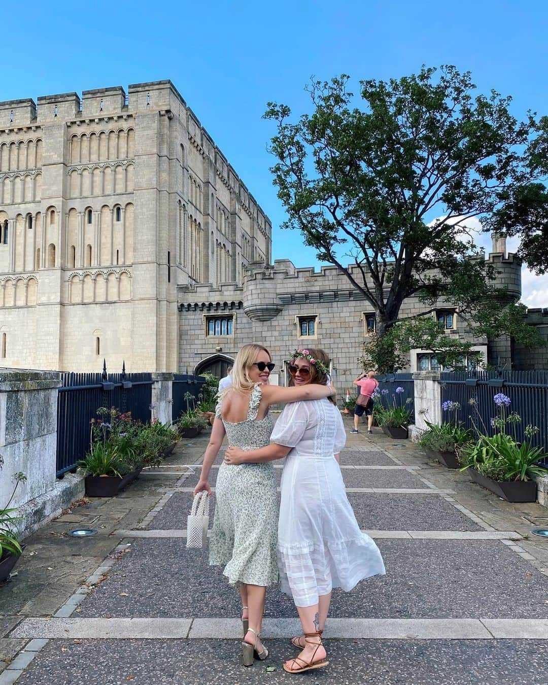 タニヤ・バーさんのインスタグラム写真 - (タニヤ・バーInstagram)「my little sister got married to one of my favourite people and it was the best day ever 👰🏼」8月19日 22時21分 - tanyaburr