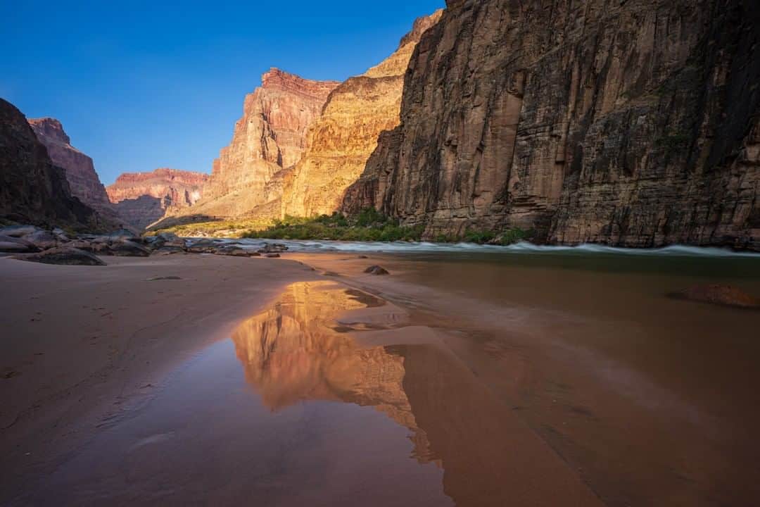 Sigma Corp Of America（シグマ）さんのインスタグラム写真 - (Sigma Corp Of America（シグマ）Instagram)「When SIGMA Ambassador @liam_doran_outdoors told us he was embarking on a trip down the Colorado River through the Grand Canyon, the only question was how *many* lenses he would bring! In the end, Liam took a trio of SIGMA DG DN (designed for full frame mirrorless) zooms on his family adventure to capture everything from wide open vistas to action shots of whitewater kayaking.  Link to blog in bio, or go here: http://bit.ly/sigma-grand-canyon  #sigmaphoto #SIGMA #grandcanyon #coloradoriver #kayaking #camping #family #nationalpark #sigma1424mmart #sigma1424dgdn #sigma2470art #sigma2470dgdn #sigma100400 #sigma100400mmdgdn #mirrorless #mirrorlesscamera #emount #lmount #zoomlens #zoomlenses」8月19日 22時34分 - sigmaphoto