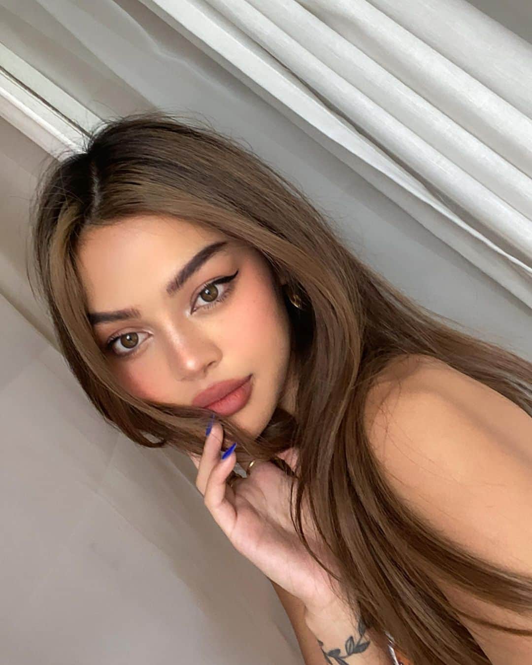 リリーマイマックのインスタグラム：「I hear you talkin about we a lot. Oh you speak French now? 👀」