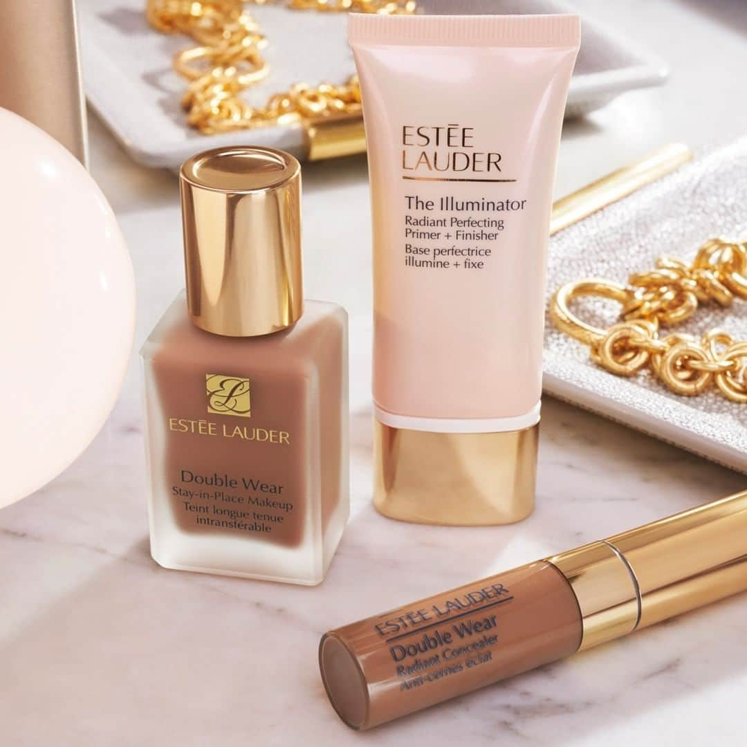 エスティローダーさんのインスタグラム写真 - (エスティローダーInstagram)「Prep your skin while giving it glow with The Illuminator Radiant #Primer! This perfecting face primer creates a luminous base for makeup application. 💖  Here, the Illuminator Radiant Primer is paired with #DoubleWear Stay-in-Place Makeup in 6C2 Pecan and Double Wear Radiant Concealer in 6N. #WearConfidence」8月19日 22時46分 - esteelauder