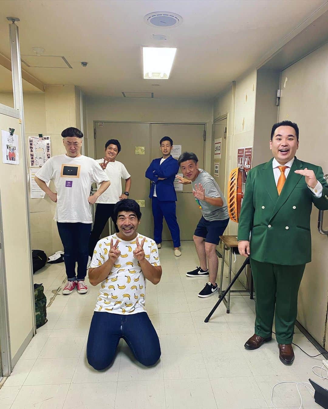 佐々木崇博（うるとらブギーズ）さんのインスタグラム写真 - (佐々木崇博（うるとらブギーズ）Instagram)「今度幕張でこんなライブあります！同期3組で凄い楽しい事します！！オンラインチケットもございますので是非是非目撃して下さい〜！！  8月24日(月) インポッシブル・うるとらブギーズツーマンライブ 「R6指定～世にも奇妙なコント師の宴～」   開演18:00｜終演19:30 よしもと幕張イオン 出演ｲﾝﾎﾟｯｼﾌﾞﾙ／うるとらﾌﾞｷﾞｰｽﾞ 【ｹﾞｽﾄ】ﾐﾙｸﾎﾞｰｲ  前売¥2,000当日¥2,300  配信¥1,000  ネタとコーナーの90分！！  #インポッシブル #うるとらブギーズ #ミルクボーイ #同期 #幕張イオンモール劇場」8月19日 22時50分 - bugizutakahiro