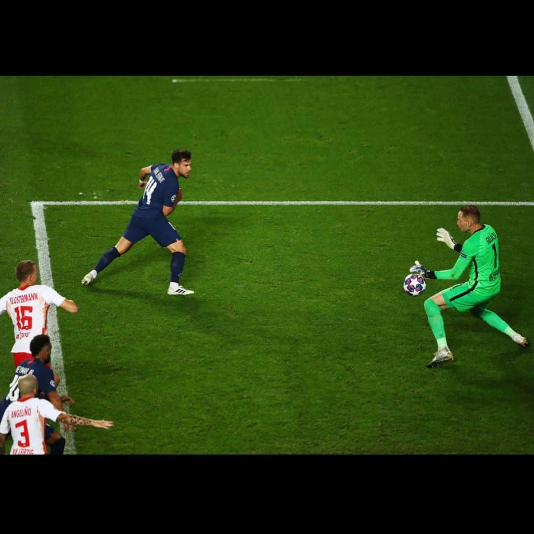 のインスタグラム：「Last step. Champions league final 🔴🔵」