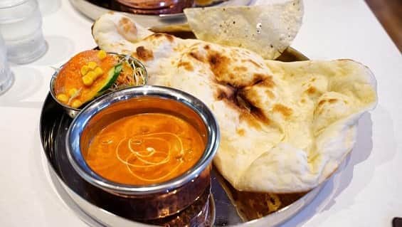 けんさむさんのインスタグラム写真 - (けんさむInstagram)「けんさむ🐶です🇮🇳 ハイドモ〜👳🏼‍♂️👳🏿‍♂️👳🏾‍♂️🍛 #インドカレー のファミレス的な「ナマステ熊本店」がオープン❗️ 気軽に利用できて🙆‍♂️✨ 📍#ナマステ熊本店 #世安 . 詳しくはプロフィールURLからブログ見てはいよ🙋‍♂🍛 . いいね👍フォロー👯‍♂️Thankyou😇✨ 皆さんの熊本のお気に入りを教えてください🌿 コメント📝メッセージ💭待ってます🐶🎶 . #けんさむの熊本紹介 #熊本 #熊本グルメ #くまモン #けんさむ #熊本観光 #熊本県 #kumamoto #熊本lunch #熊本ランチ #熊本カレー #ナマステ #ナマステ戦争 #暑い夏 #チーズナン #ナンおかわり無料 #えびカレー #デトックスウォーター #金馬者」8月19日 23時01分 - kensome_kumamoto