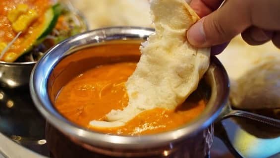 けんさむさんのインスタグラム写真 - (けんさむInstagram)「けんさむ🐶です🇮🇳 ハイドモ〜👳🏼‍♂️👳🏿‍♂️👳🏾‍♂️🍛 #インドカレー のファミレス的な「ナマステ熊本店」がオープン❗️ 気軽に利用できて🙆‍♂️✨ 📍#ナマステ熊本店 #世安 . 詳しくはプロフィールURLからブログ見てはいよ🙋‍♂🍛 . いいね👍フォロー👯‍♂️Thankyou😇✨ 皆さんの熊本のお気に入りを教えてください🌿 コメント📝メッセージ💭待ってます🐶🎶 . #けんさむの熊本紹介 #熊本 #熊本グルメ #くまモン #けんさむ #熊本観光 #熊本県 #kumamoto #熊本lunch #熊本ランチ #熊本カレー #ナマステ #ナマステ戦争 #暑い夏 #チーズナン #ナンおかわり無料 #えびカレー #デトックスウォーター #金馬者」8月19日 23時01分 - kensome_kumamoto