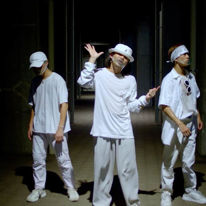 TAKUMIのインスタグラム：「OK, COOL - @sorry_wavy feat. @verbal_ambush   w/ @kelo_the_silverfang  @souchin_the_davryu  🎥　@machakimen」
