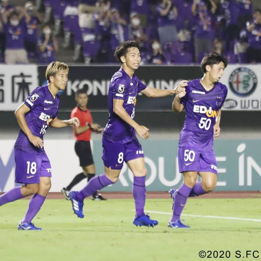 サンフレッチェ広島さんのインスタグラム写真 - (サンフレッチェ広島Instagram)「. ⚽️明治安田生命J1リーグ第11節　試合結果⚽️ サンフレッチェ広島　3-3　FC東京 前半：2-3 後半：1-0 【得点者（広島のみ）】野上結貴、荒木隼人、川辺駿  前半だけで2-3という、この対戦カードでは意外な乱打戦となりましたが、試合終了間際に川辺駿選手が同点ゴールを決め、引き分けに終わりました。  暑い中、平日ナイトゲームの試合にご来場いただき、ありがとうございました。  #野上結貴 選手 #荒木隼人 選手 #佐々木翔 選手 #青山敏弘 選手 #大迫敬介 選手 #森島司 選手 #川辺駿 選手 #sanfrecce #積攻」8月19日 23時13分 - sanfrecce.official