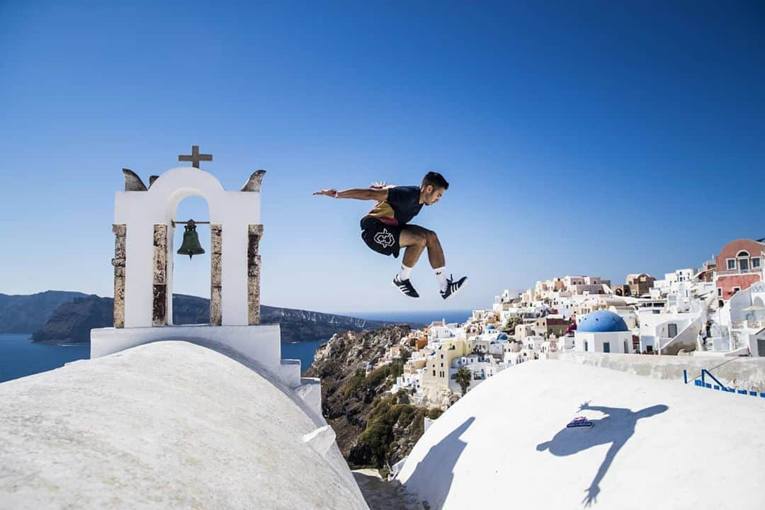 レッドブルさんのインスタグラム写真 - (レッドブルInstagram)「can we get a BIG round of applause for the @redbullphotography photographers 👏👏  without them, these eye-catching moments would NEVER be seen 👀 📸 swipe for some of our fave moments from the last few years ➡️  #redbull #givesyouwings #worldphotographyday #photography」8月19日 23時18分 - redbull