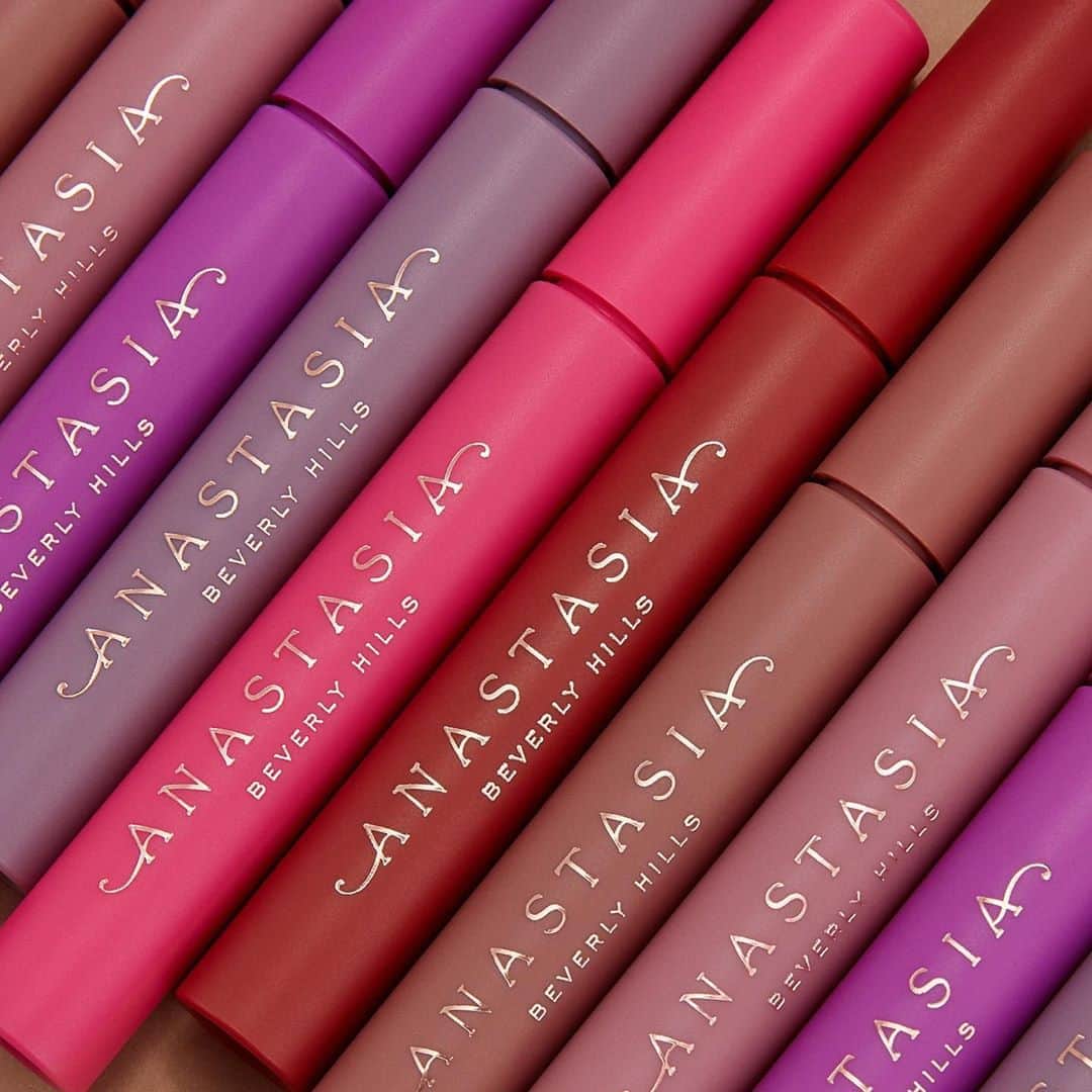 Anastasia Beverly Hillsさんのインスタグラム写真 - (Anastasia Beverly HillsInstagram)「Which color did you  notice first ?   Lip Stain - Dusty Rose  and others for long wearing smudge proof -can’t notice it’s there lip color  #abhlipstain」8月19日 23時24分 - anastasiabeverlyhills