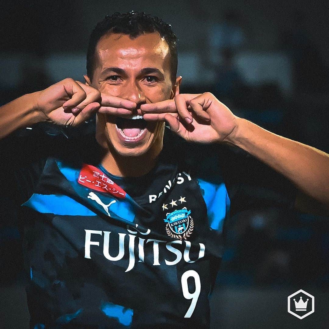 のインスタグラム：「. フロンターレが止まらない！（2020.08.19） . 📷Photo by @shimpeei（SOCCERKING） . #レアンドロダミアン #LeandroDamiao #川崎フロンターレ #frontale #Jリーグ #JLeague #J1 #J撮り #Jリーグのある生活 #football #サッカーキング #⚽️ #サッカー #worldphotographyday」