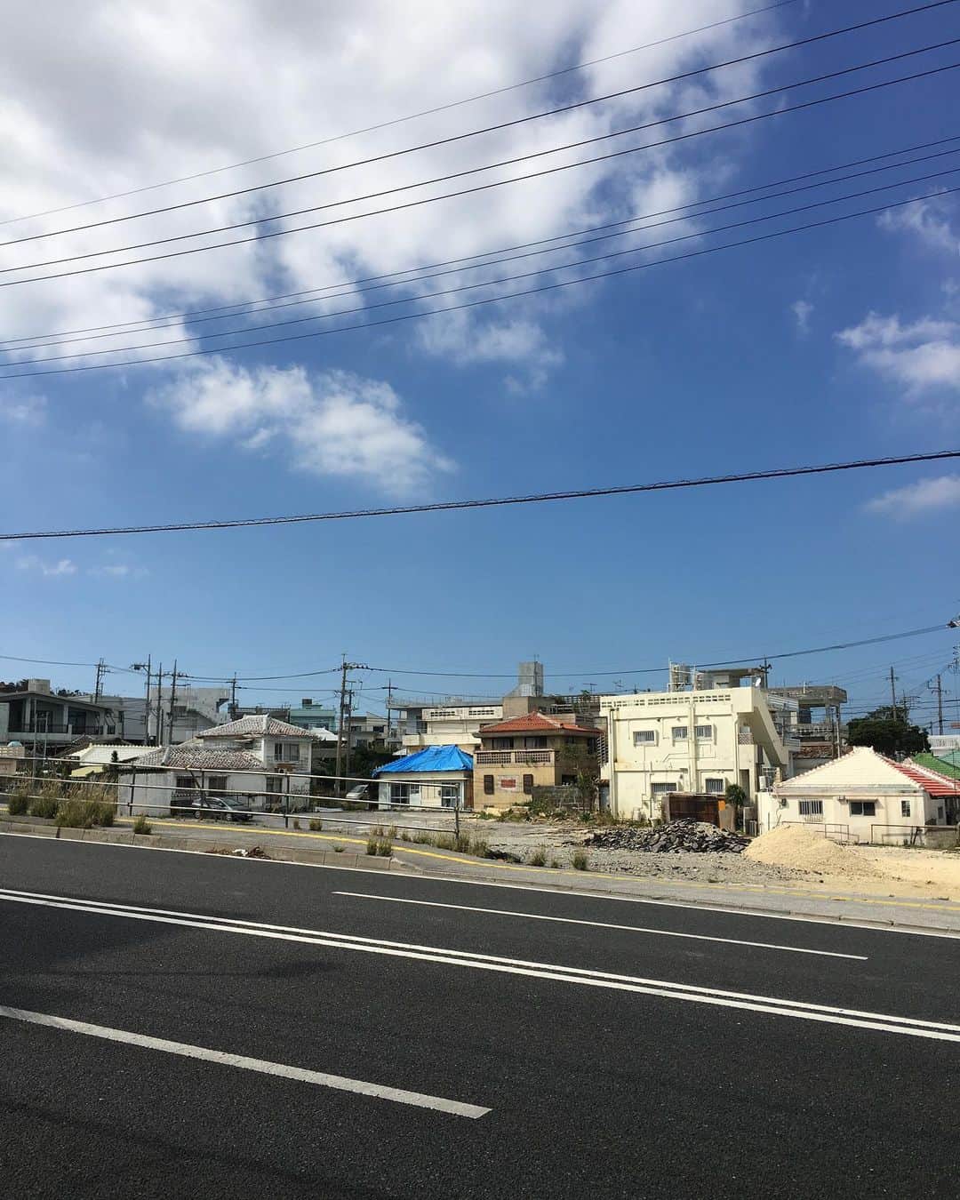 瀬奈ユウリさんのインスタグラム写真 - (瀬奈ユウリInstagram)「これも同時期の写真。 私の中で、沖縄帰ってきた〜！！と実感する景色達です。 海と広い空ももちろん最高なんだが、幼少期に見ていたものをずっと覚えている。」8月19日 23時28分 - yuuri_sena