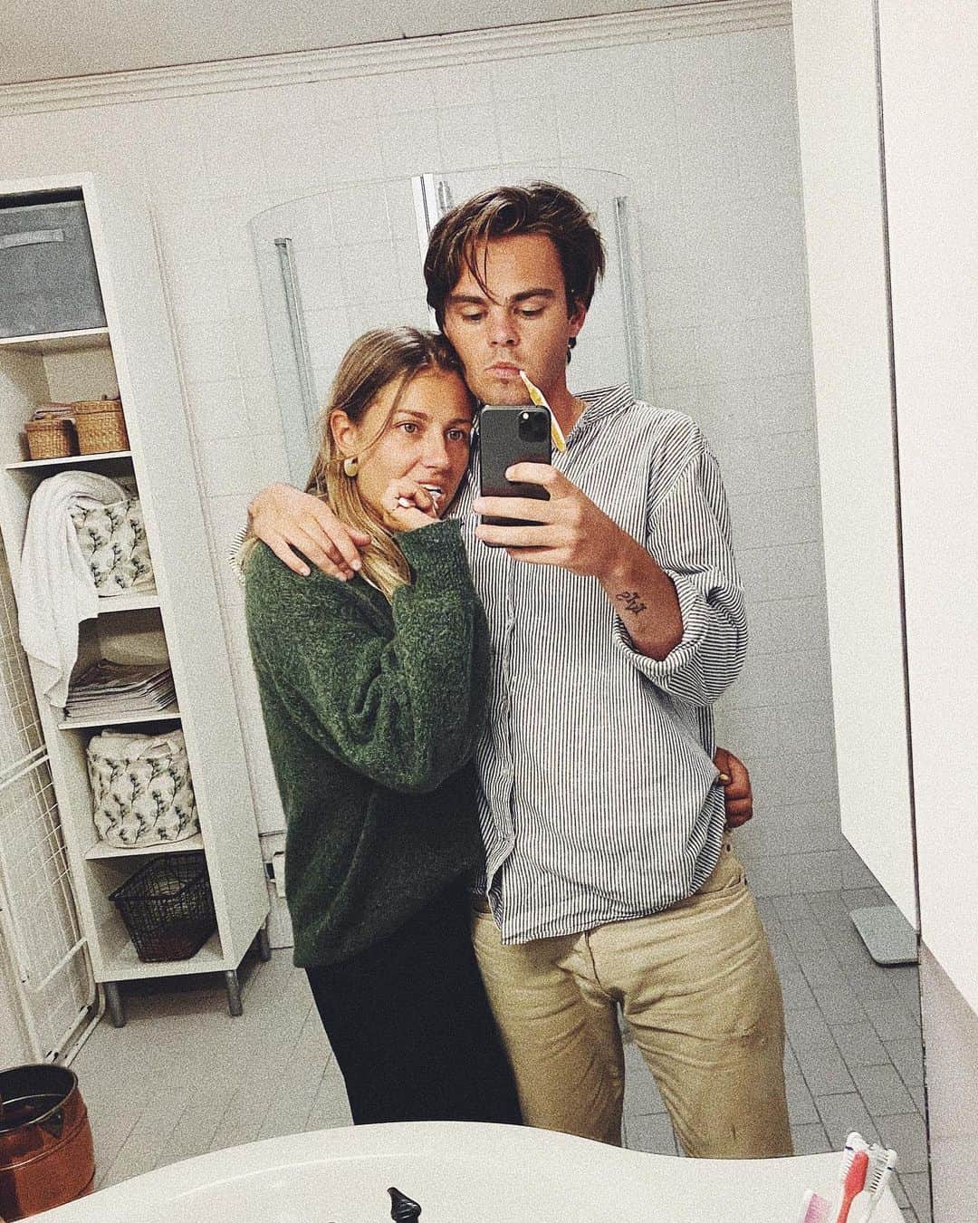 コンラッドのインスタグラム：「❤️」