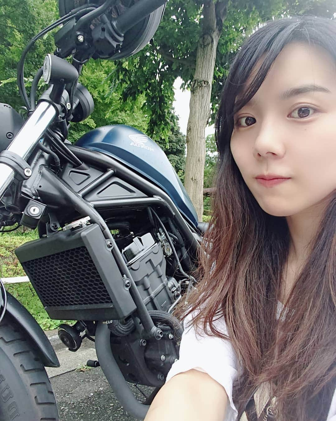 小野木里奈さんのインスタグラム写真 - (小野木里奈Instagram)「_ 本日はバイクの日ということで～！ . 間に合った～！！！！！ でも写真ちゃんとバイク写せてない～笑笑 自撮りでバイクと一緒に撮るの難しいんだよね…笑笑 . . ライダーの皆さん、これからも一緒に安全に楽しい運転を心がけましょ♪ . . #rebel #rebel250 #hondabike #honda #bikelife #bikelove #bike_japan #bikegirl #bikerlifestyle #bikestagram #motorbike #motorbike #motogirl #motostagram  #バイク好きな人と繋がりたい #バイク女子 #バイクのある風景 #バイク好き女子 #バイクが好きだ #ホンダ #ホンダバイク #レブル250 #レブル女子 #レブルのある風景 #バイクの日」8月19日 23時57分 - rina_onogi