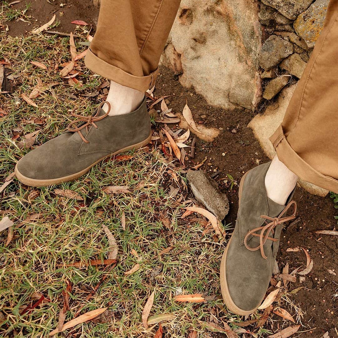 シービーズのインスタグラム：「💥GIVEAWAY💥⁣ ⁣⁣We're back with POW (product of the week) to show off another new silhouette from our Fall/Winter collection, The Sun-tans! Designed like a true casual, we're excited to share with you our version of two timeless shoe styles, a buck and a chukka. Head to our stories to learn more!⁣ ⁣⁣⁣⁣ ⁣⁣ ⁣✨How to enter:⁣ ⁣Win a pair from our Sun-tans collection by following these simple steps below!⁣ ⁣⁣⁣⁣ ⁣⁣👉Like this post⁣⁣ ⁣⁣👉Tag a friend you think is a “true casual"⁣ ⁣⁣👉Winner must be following SeaVees⁣⁣ ⁣⁣⁣⁣ ⁣⁣That’s it! Giveaway closes next Monday (8/24). Good luck! 🤞⁣⁣ ⁣⁣⁣⁣ ⁣⁣#giveaway #showupinSeaVees」