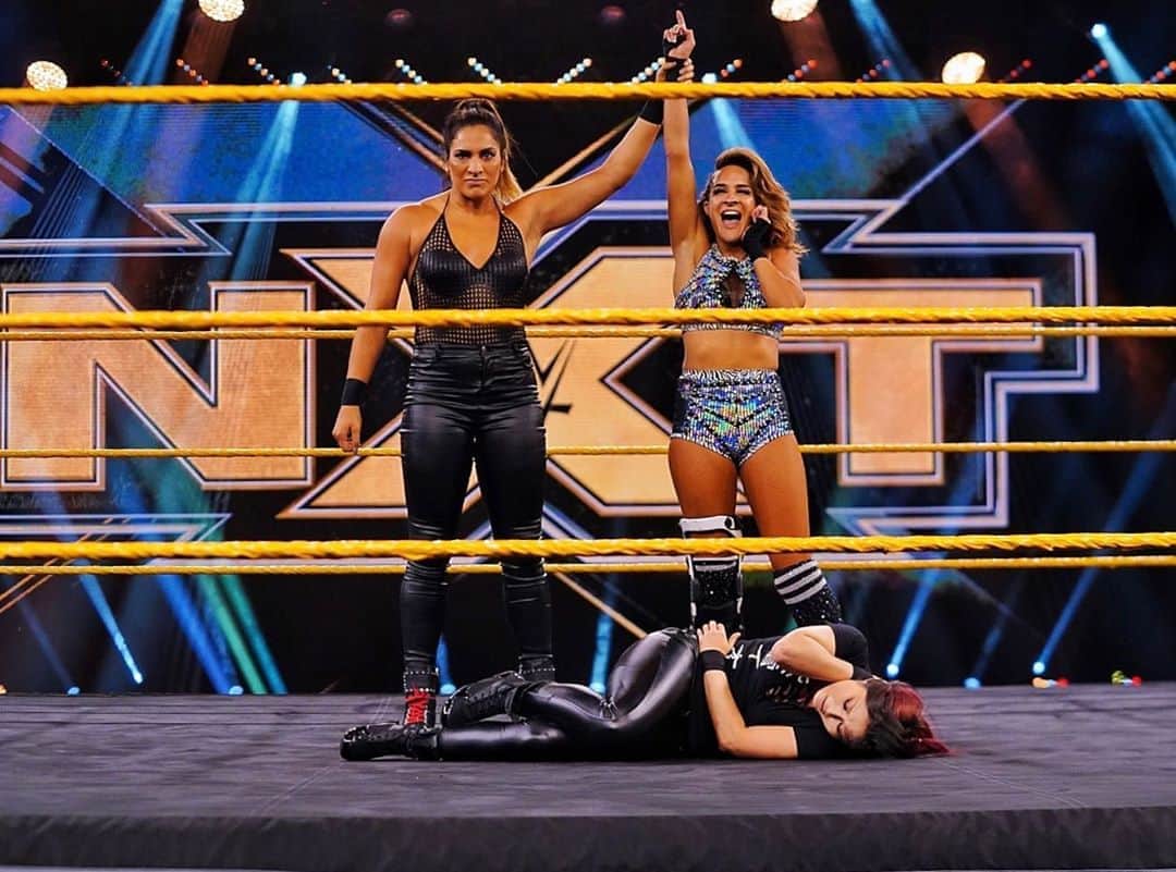 WWEさんのインスタグラム写真 - (WWEInstagram)「With the help of @raquelwwe, @dakotakai_wwe has delivered a strong message to @shirai_io! Is this a preview of #NXTTakeOver XXX? #WWENXT」8月20日 9時30分 - wwe